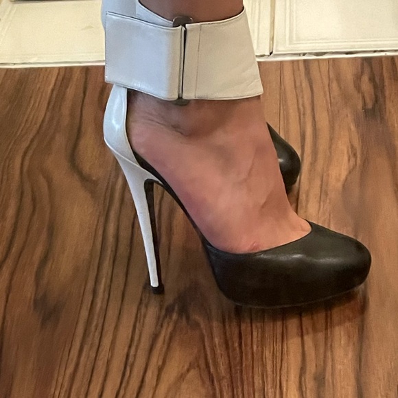 Karl Lagerfeld heels - Picture 3 of 5